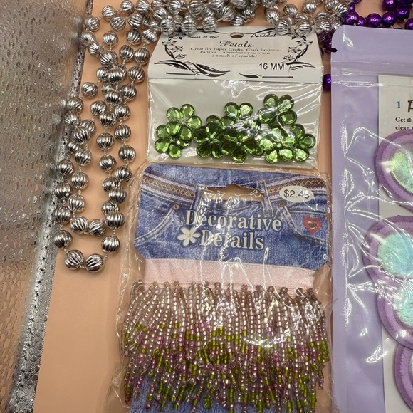 Hirschberg Embellishing Arts & Crafts Hearts & Petals 16mm w/ Beads lot of (5) - Picture 6 of 8